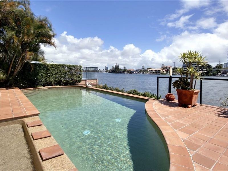 19 Naples Avenue, Surfers Paradise QLD 4217