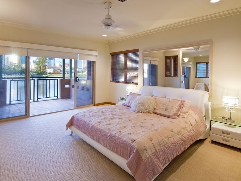 19 Naples Avenue, Surfers Paradise QLD 4217