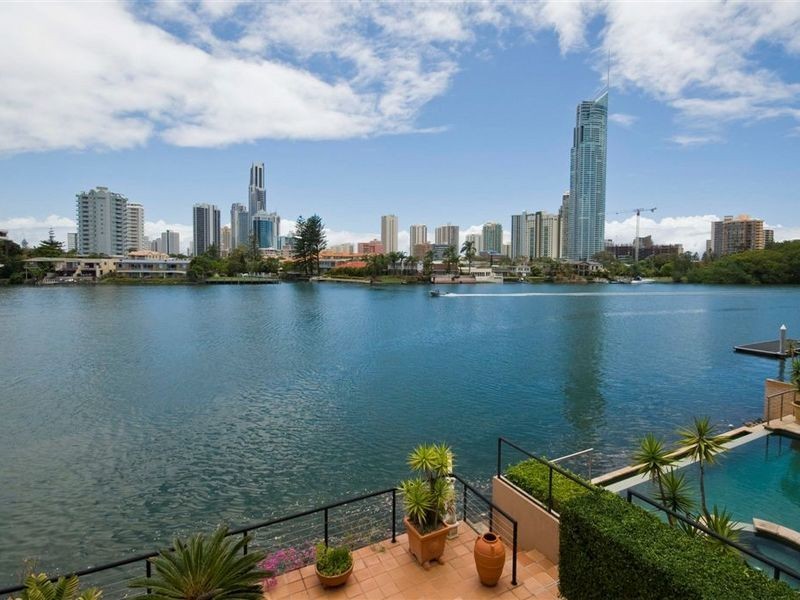 19 Naples Avenue, Surfers Paradise QLD 4217