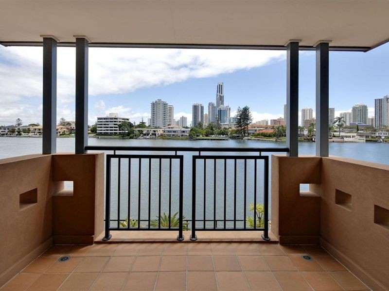 19 Naples Avenue, Surfers Paradise QLD 4217