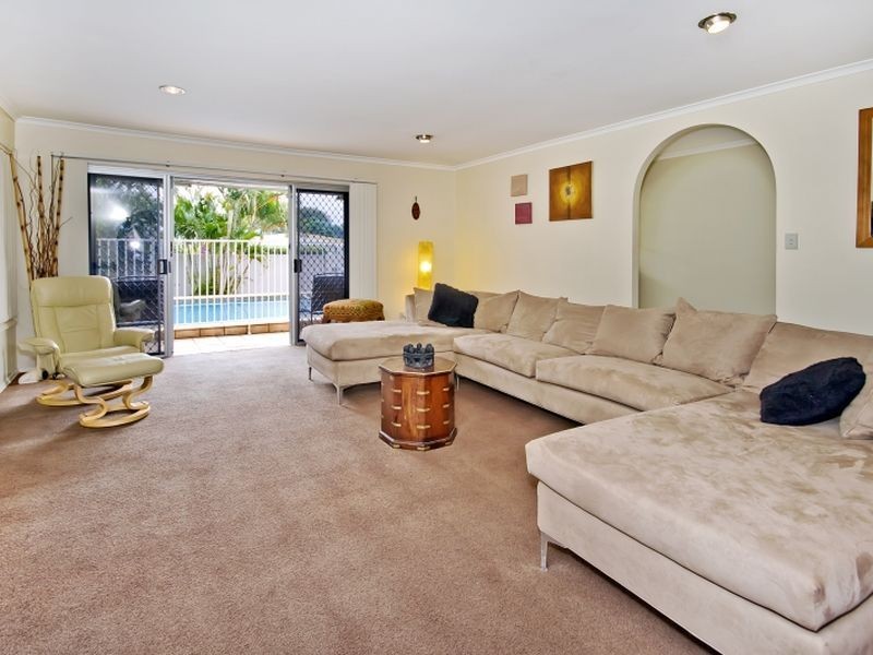30 Brindisi Avenue, Isle Of Capri QLD 4217