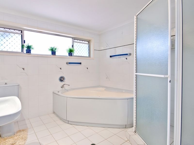 30 Brindisi Avenue, Isle Of Capri QLD 4217