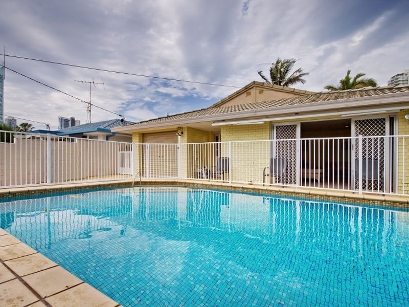 30 Brindisi Avenue, Isle Of Capri QLD 4217