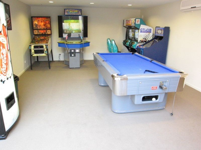 21 Cypress Avenue, Surfers Paradise QLD 4217