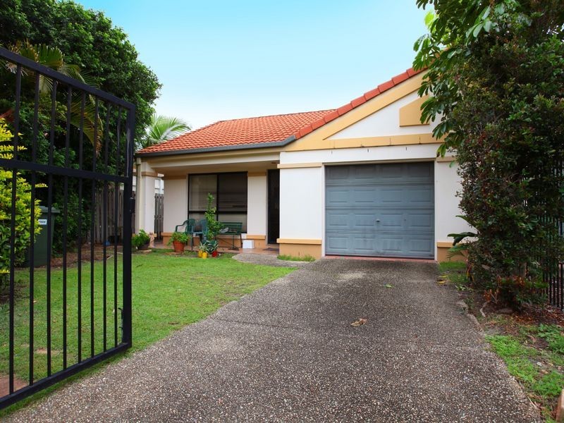 1/15 Lee Road, Runaway Bay QLD 4216