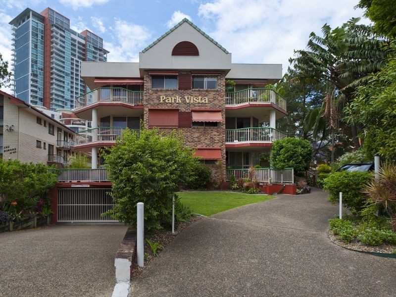 4/61 Bauer Street, Southport QLD 4215