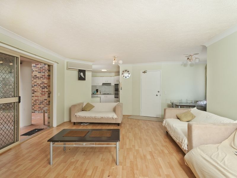 4/61 Bauer Street, Southport QLD 4215