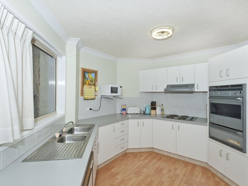4/61 Bauer Street, Southport QLD 4215