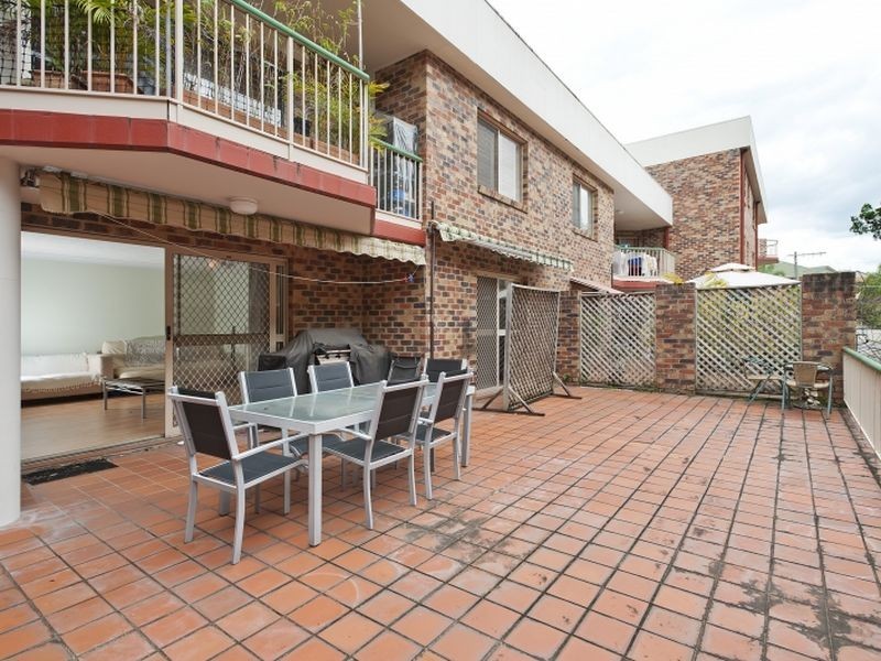 4/61 Bauer Street, Southport QLD 4215