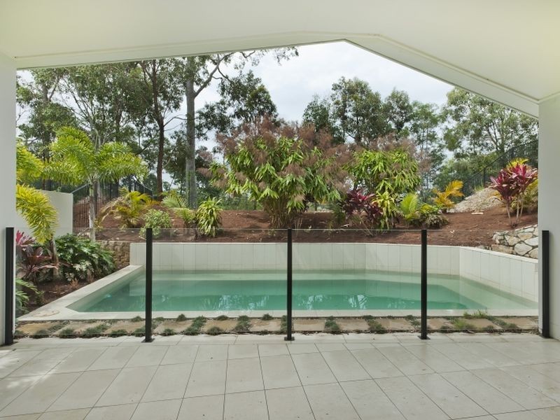 Villa 2/7026 Circa Vista Drive, Benowa QLD 4217