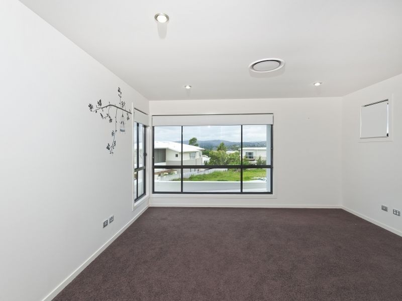 Villa 2/7026 Circa Vista Drive, Benowa QLD 4217