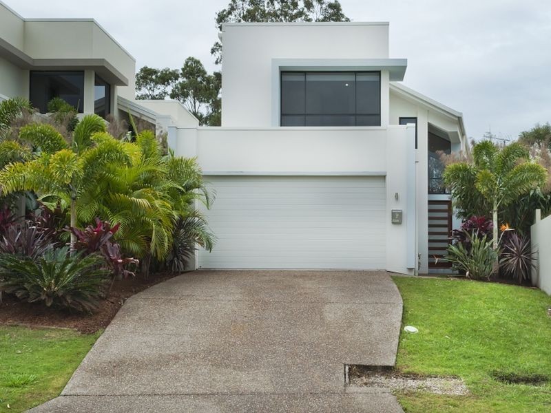 Villa 2/7026 Circa Vista Drive, Benowa QLD 4217