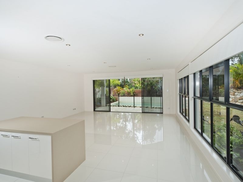 Villa 2/7026 Circa Vista Drive, Benowa QLD 4217