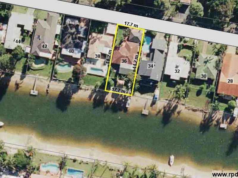36 Moana Park Avenue, Broadbeach Waters QLD 4218