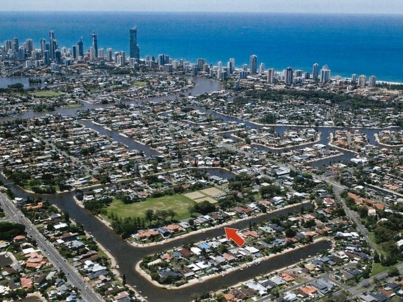 36 Moana Park Avenue, Broadbeach Waters QLD 4218