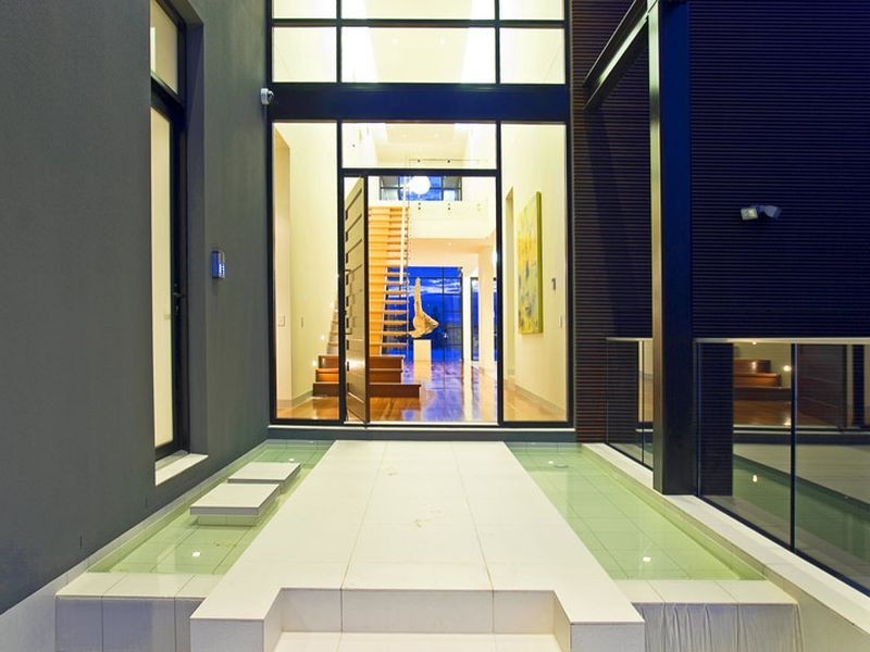 68 Admiralty Drive, Paradise Waters QLD 4217