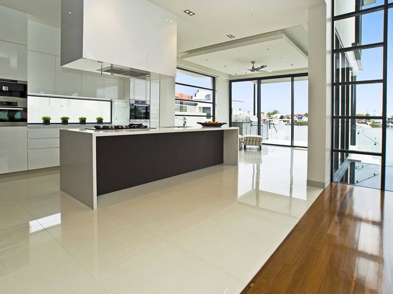 68 Admiralty Drive, Paradise Waters QLD 4217