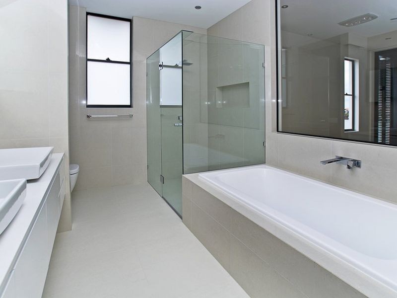 68 Admiralty Drive, Paradise Waters QLD 4217