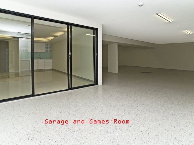 68 Admiralty Drive, Paradise Waters QLD 4217