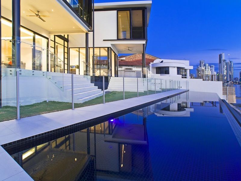 68 Admiralty Drive, Paradise Waters QLD 4217