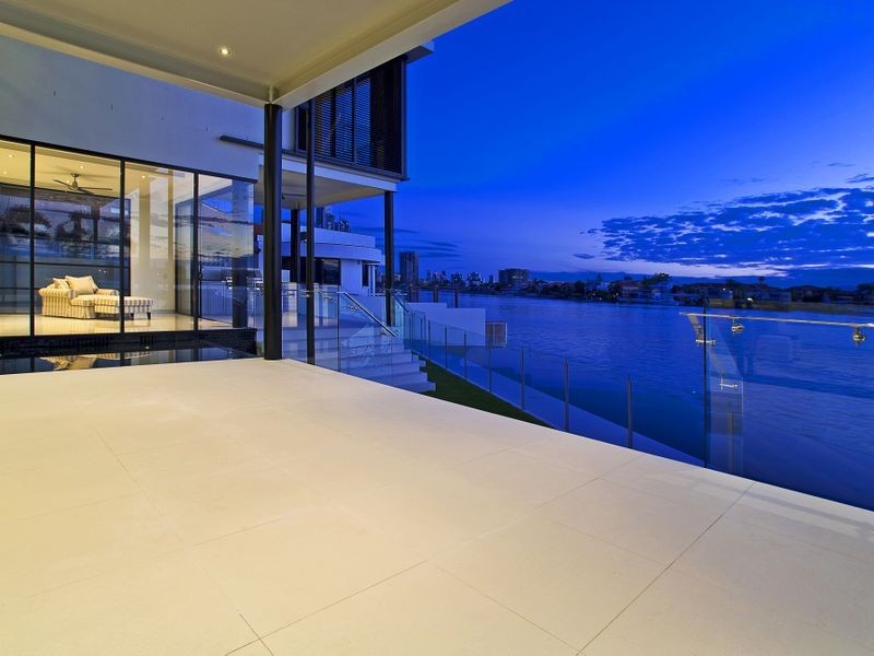 68 Admiralty Drive, Paradise Waters QLD 4217