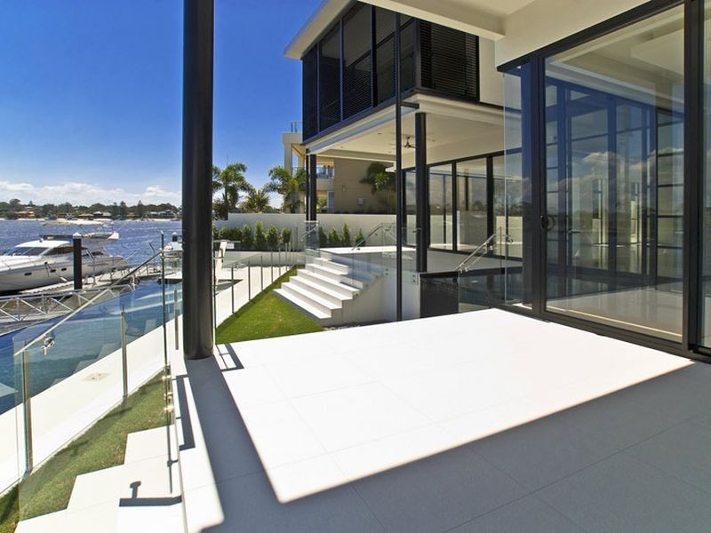 68 Admiralty Drive, Paradise Waters QLD 4217