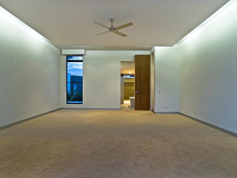 68 Admiralty Drive, Paradise Waters QLD 4217