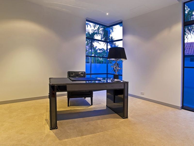 68 Admiralty Drive, Paradise Waters QLD 4217