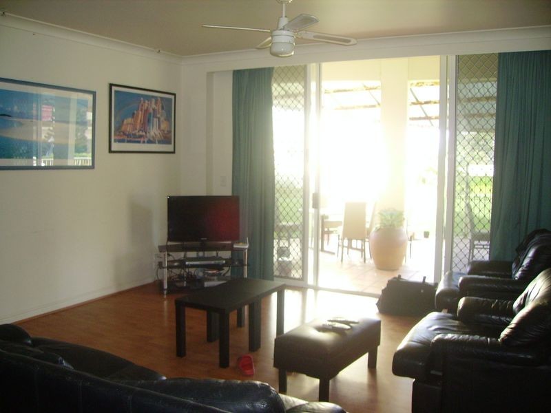 7 Elkhorn Avenue, Surfers Paradise QLD 4217