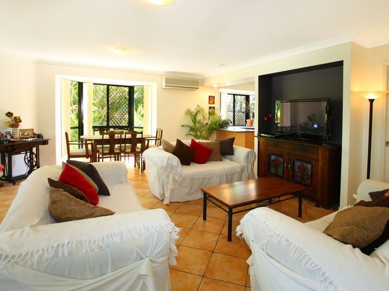 73 Pohlman Street, Southport QLD 4215