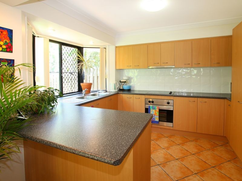 73 Pohlman Street, Southport QLD 4215