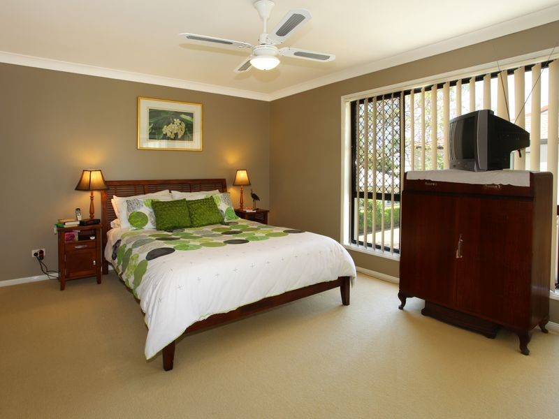 73 Pohlman Street, Southport QLD 4215