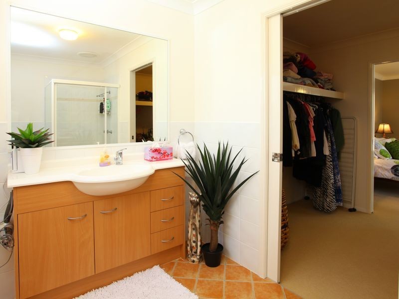 73 Pohlman Street, Southport QLD 4215