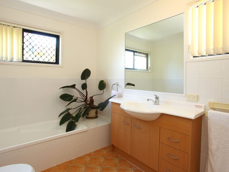 73 Pohlman Street, Southport QLD 4215