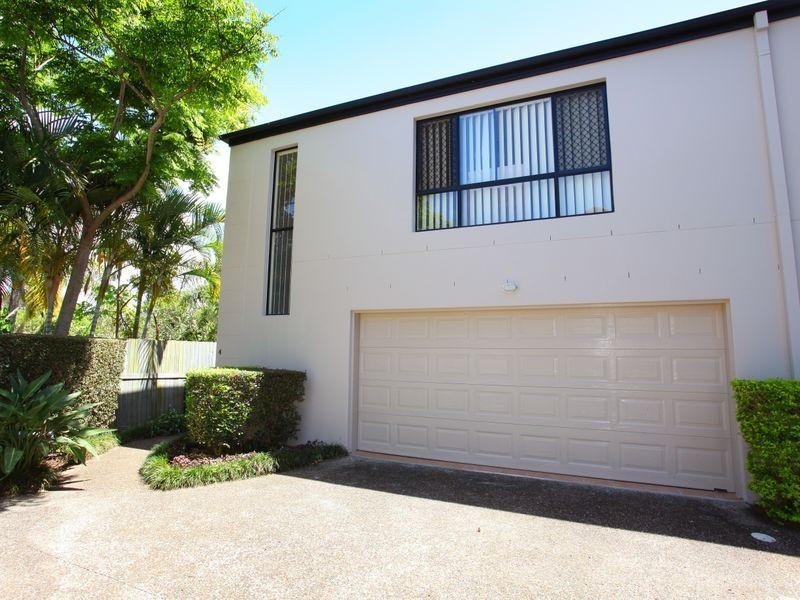 73 Pohlman Street, Southport QLD 4215