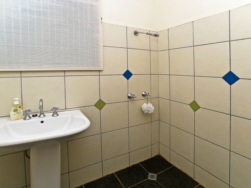 23 Kiers Road, Miami QLD 4220