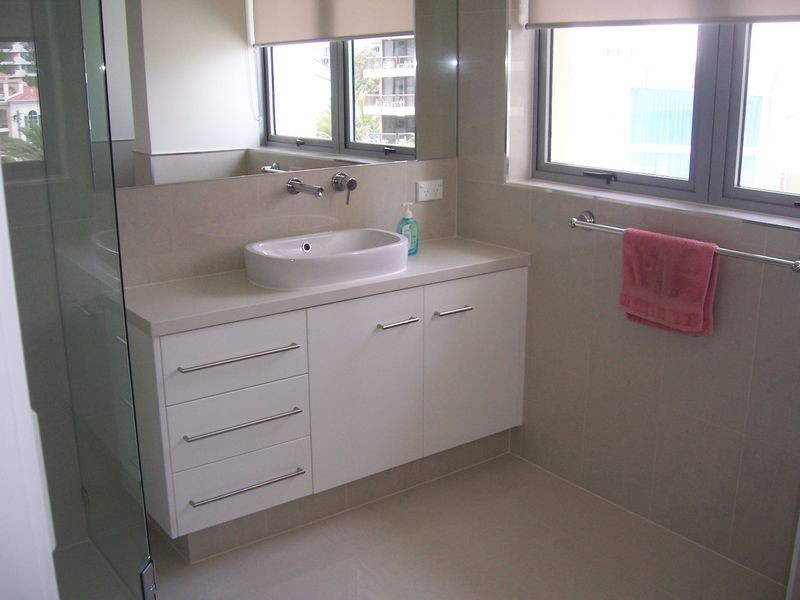 6/25 Northcliffe Terrace, Surfers Paradise QLD 4217