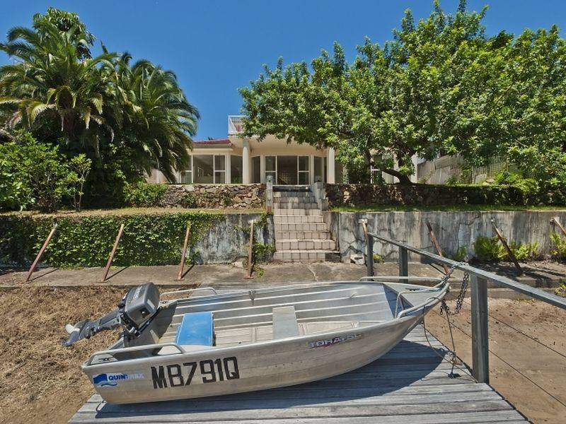 15 Platypus Avenue, Sorrento QLD 4217