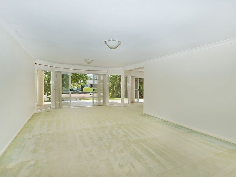 15 Platypus Avenue, Sorrento QLD 4217