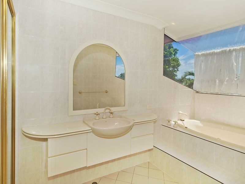 15 Platypus Avenue, Sorrento QLD 4217