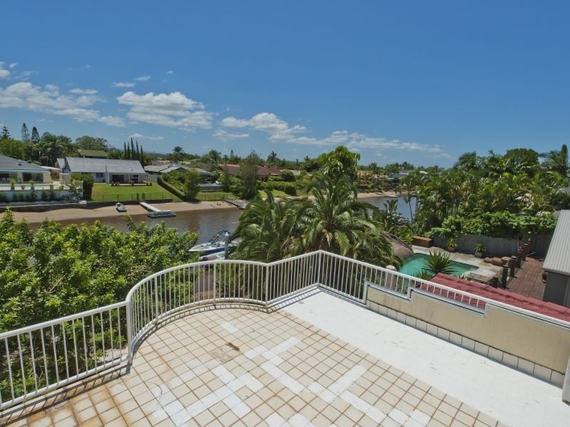 15 Platypus Avenue, Sorrento QLD 4217