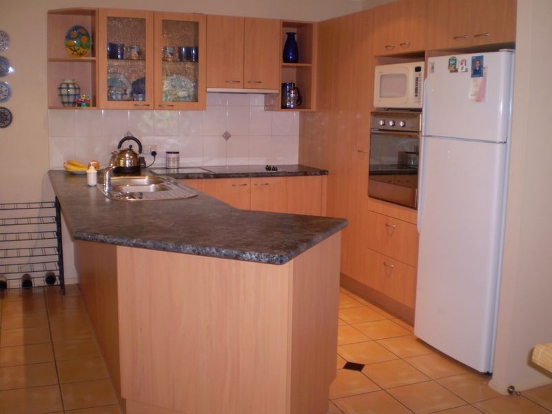 122 Pohlman Street, Southport QLD 4215