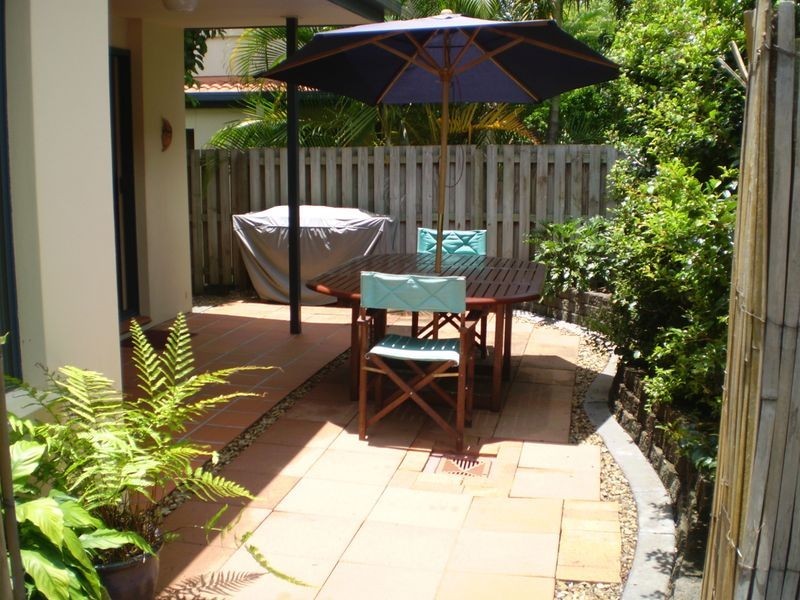 122 Pohlman Street, Southport QLD 4215