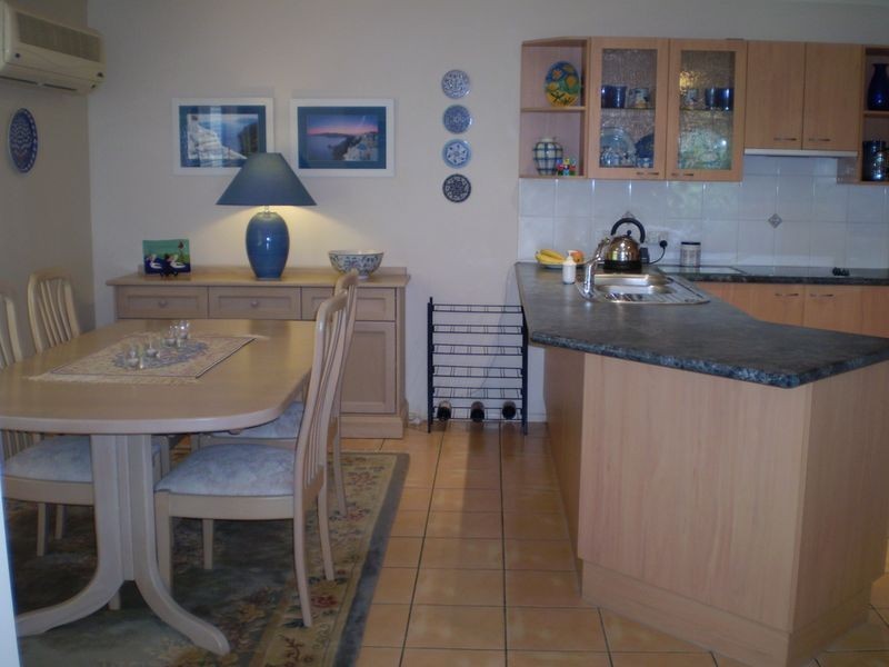 122 Pohlman Street, Southport QLD 4215