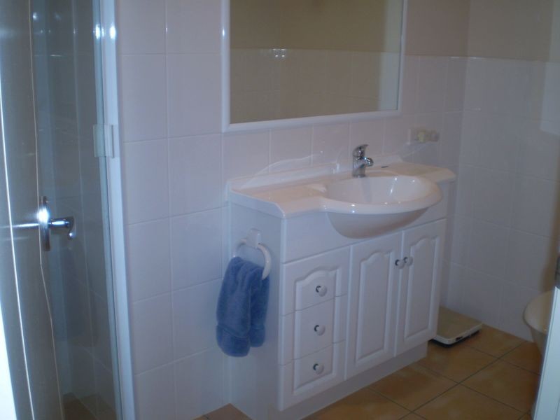 122 Pohlman Street, Southport QLD 4215