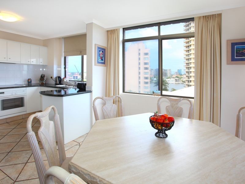 3 Oak Avenue, Surfers Paradise QLD 4217