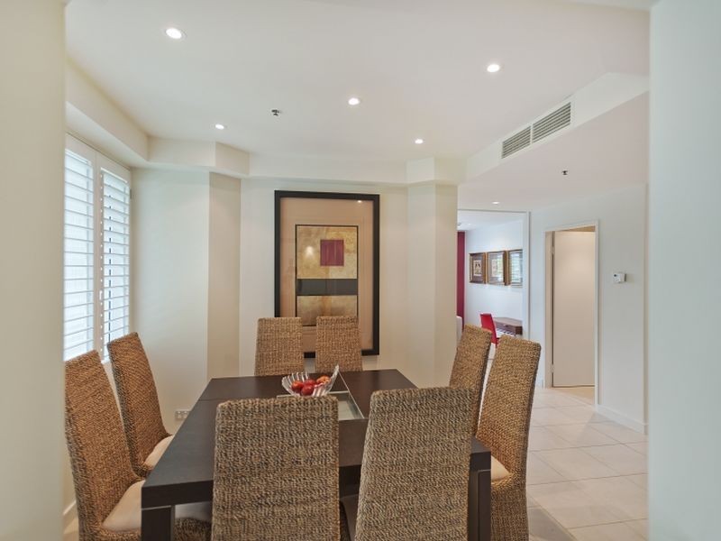 Villa 22 Pacific Mirage Seaworld Drive, Main Beach QLD 4217