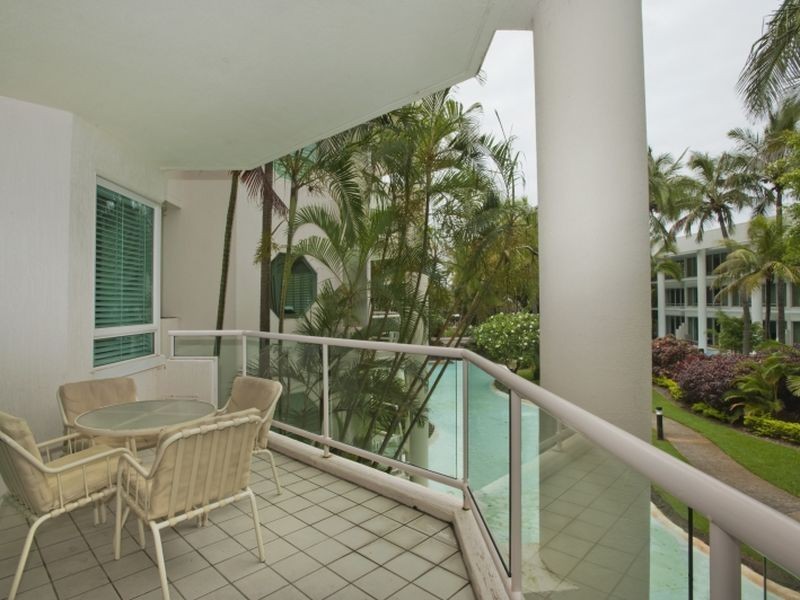 Villa 22 Pacific Mirage Seaworld Drive, Main Beach QLD 4217