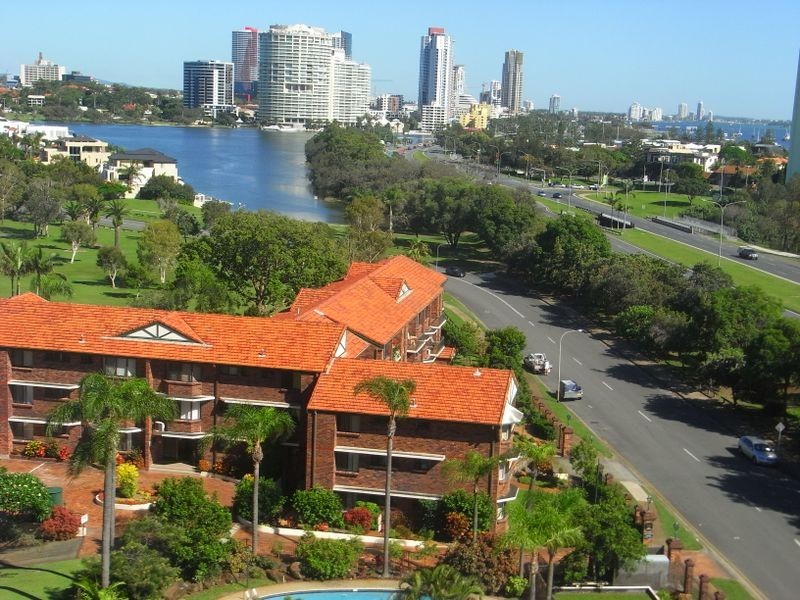 17/22 Commodore Drive, Paradise Waters QLD 4217