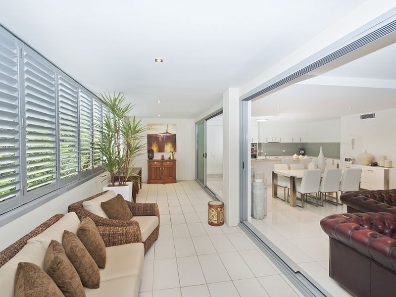 7 Burra Street, Chevron Island QLD 4217